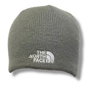 🧢 The North Face Gray Knit Beanie – Minimalist Streetwear Winter Essential